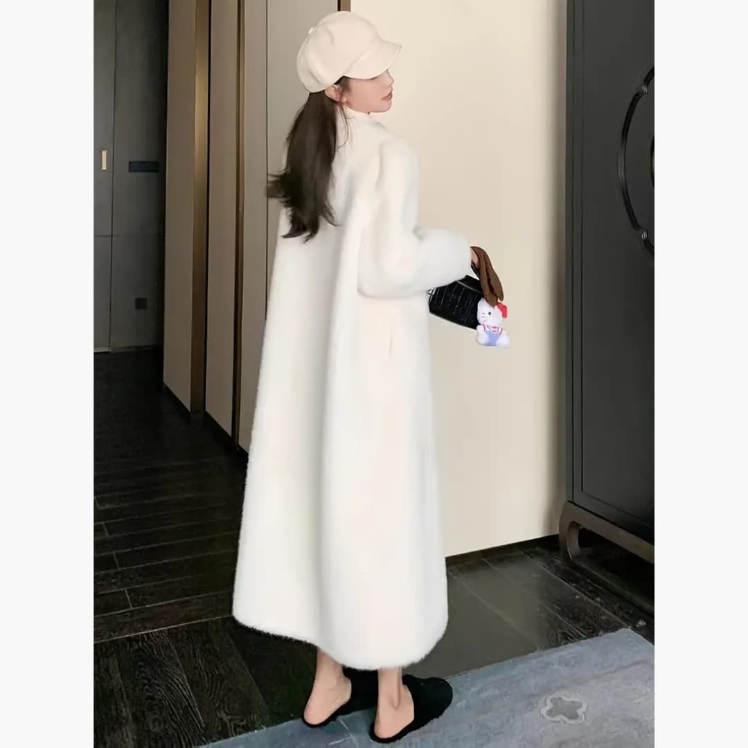 Zaria - Elegant faux fur coat for women