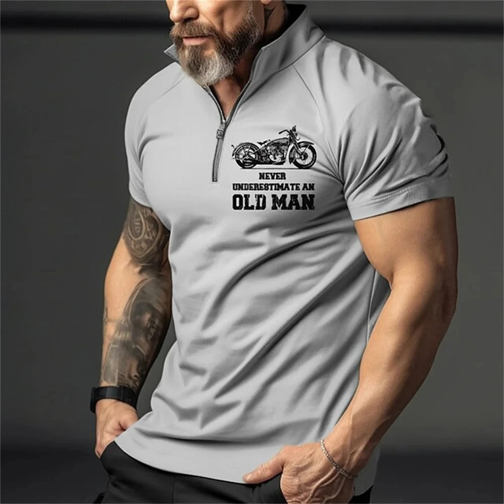 Streetwear 3D-print motorsykkelpolo for menn. Glidelåspolo med unikt vintage design, komfortabel og stilig.