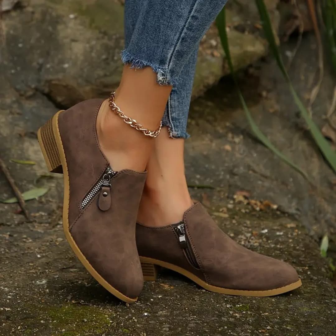 Talia - Comfortable boots with mid-high heel for women