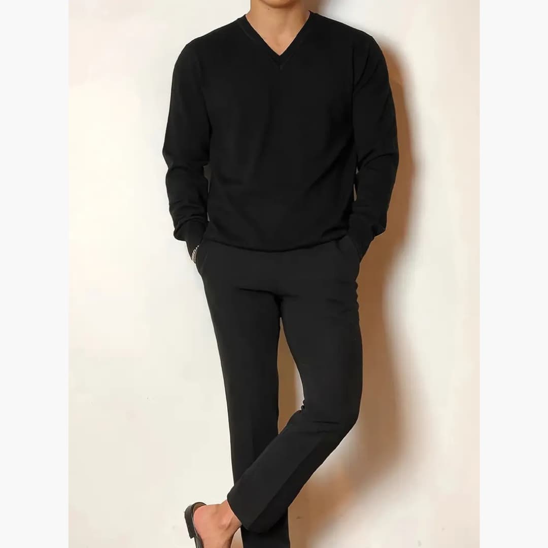 Emmanuel - Stylish long-sleeved sweater with V-neck for men
