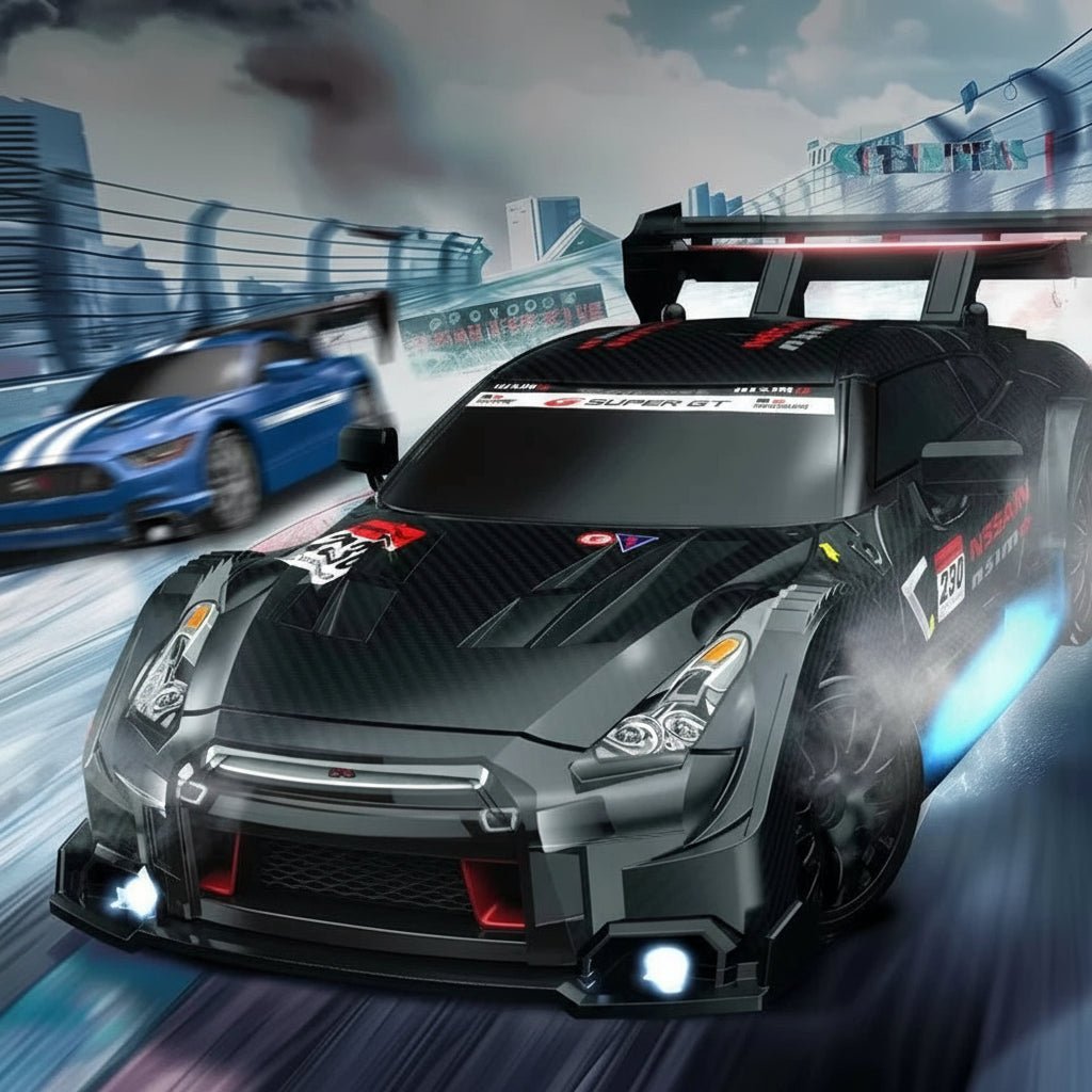 Detaljert bilde av en fjernstyrt driftbil med firehjulsdrift og glatte dekk.