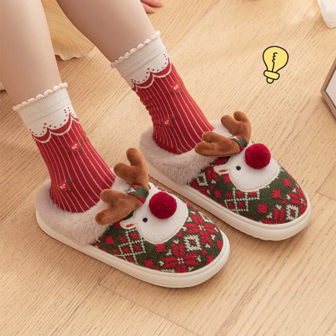 Women's Christmas plush slippers with moose motif cozy non-slip indoor shoes