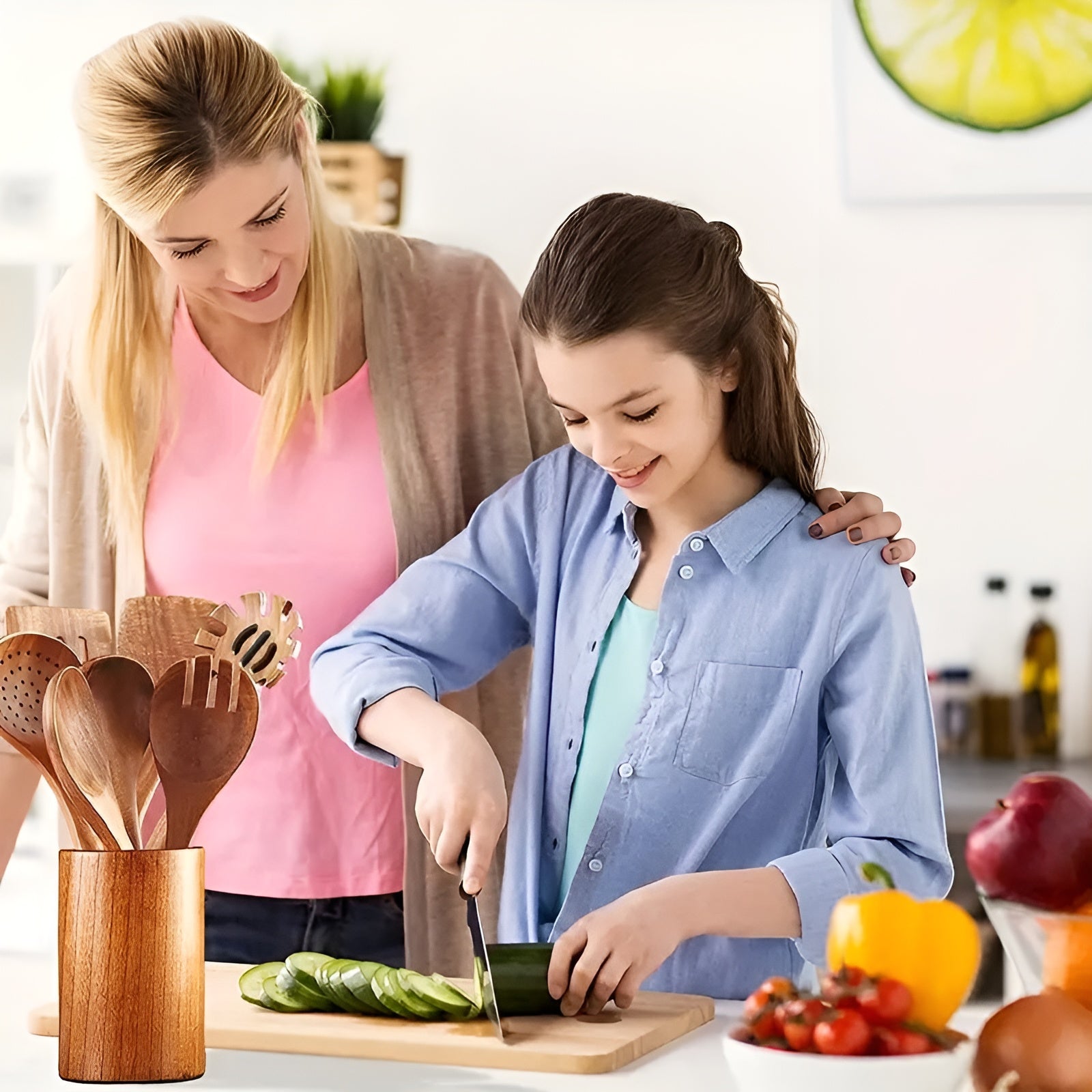 7-delt kjøkkenredskapssett i varmebestandig tre, non-stick vennerlig. Elegant design, naturlig trestruktur vises.