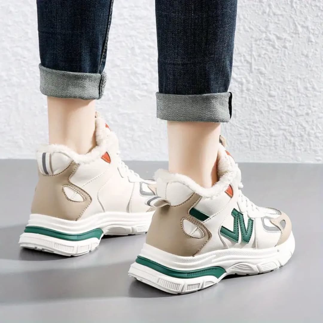 Joanna - Stylish winter running shoes with high top for women