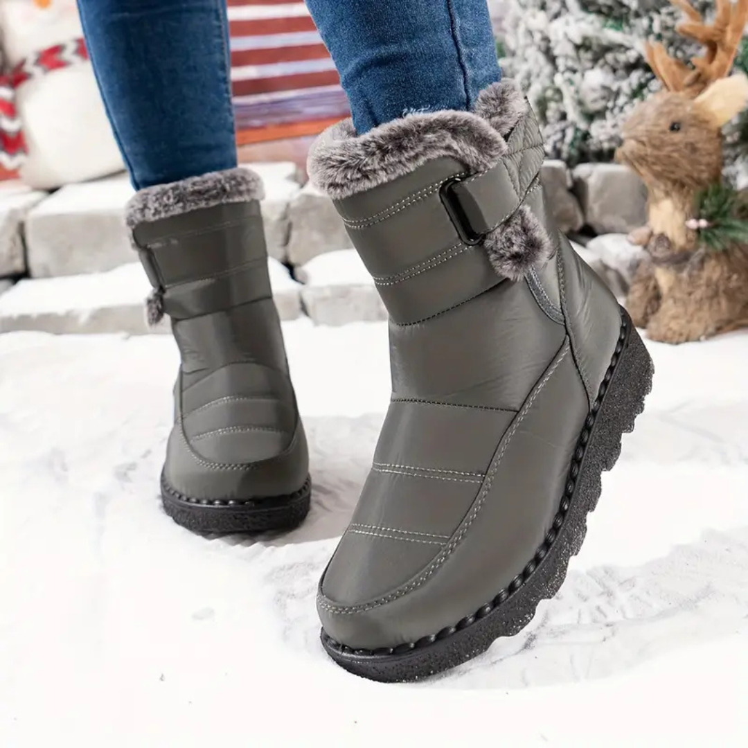 Half-high snow boots with plush lining for women