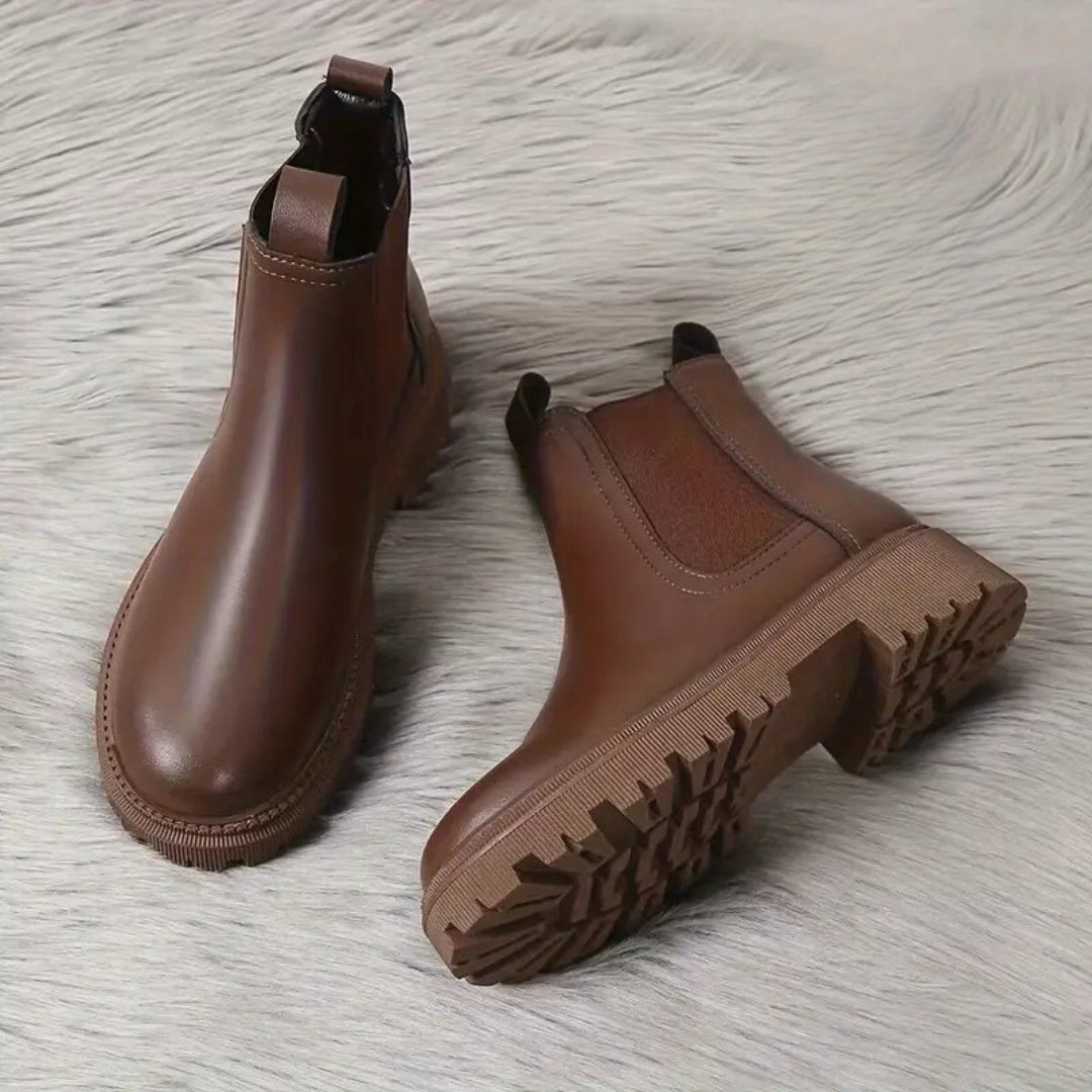 Warm women's boots with fleece lining