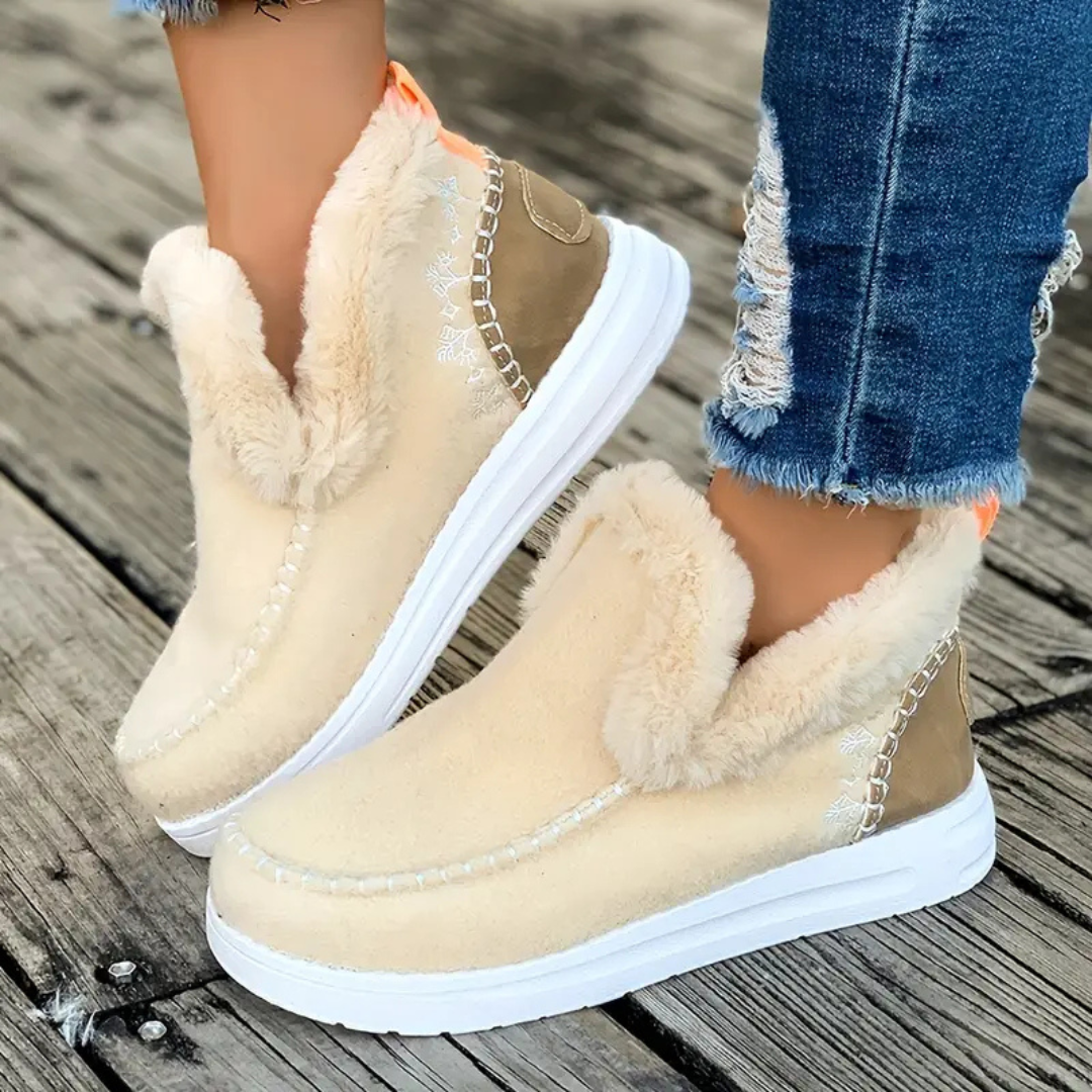 Cozy winter slippers with fleece lining for women