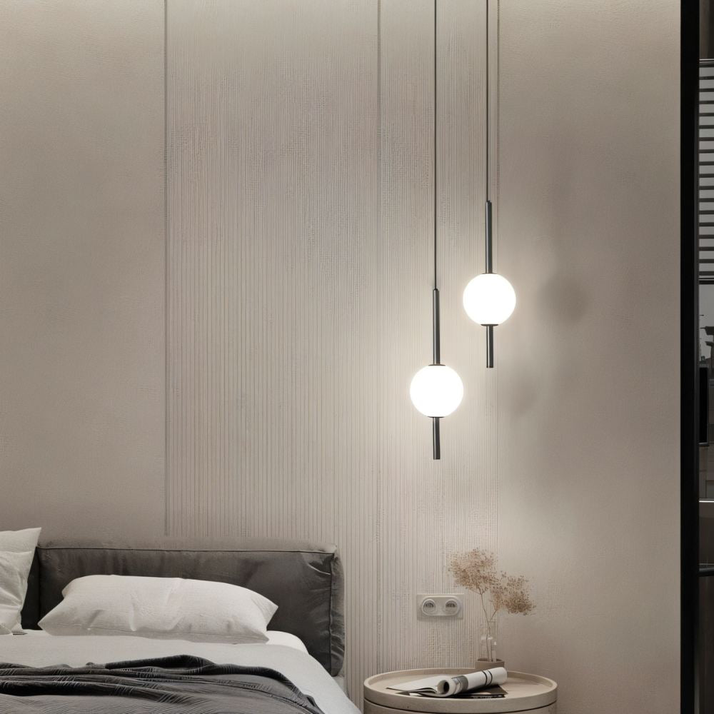"Afzal pendellampe i nordisk stil med justerbart LED-lys, glasskule og fleksibel messingledning, 1,2 m lang."