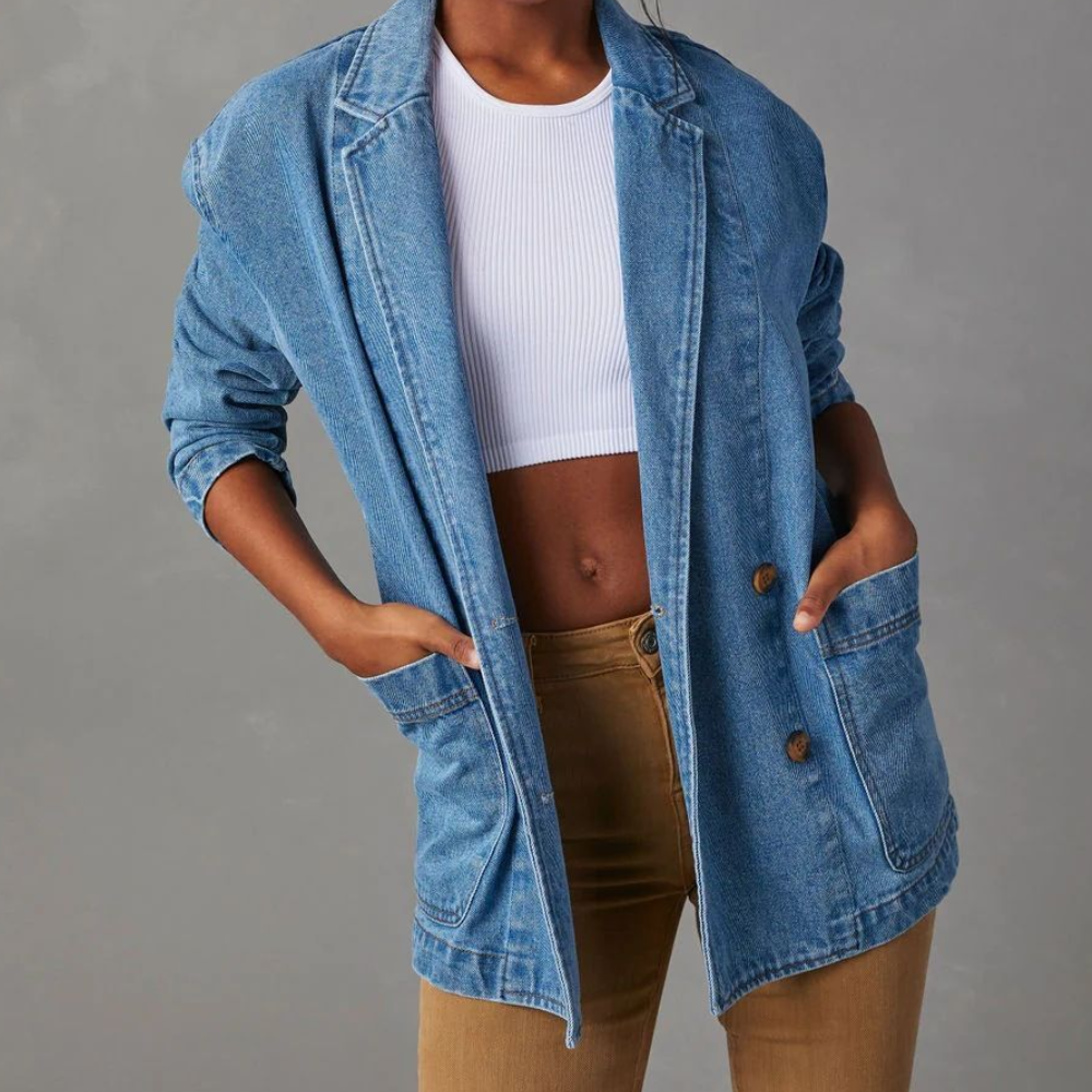 "Allsidig denimjakke for dame, stilfullt design med elegant slagkrage, slitesterk kvalitet, perfekt for vårsesongen."