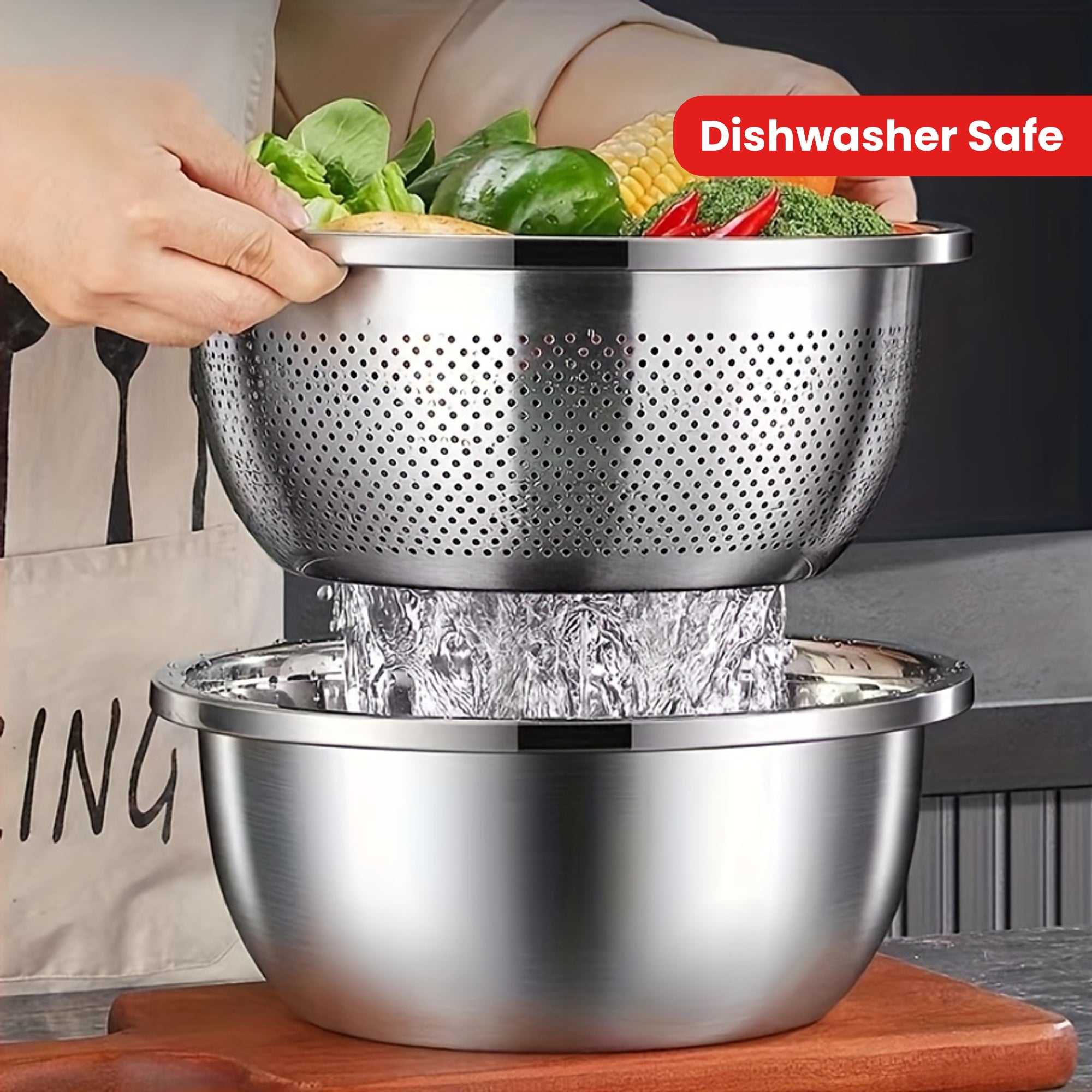 Robust sett i rustfritt stål med miksebolle og dørslag. Ideelt for hygienisk matlaging.