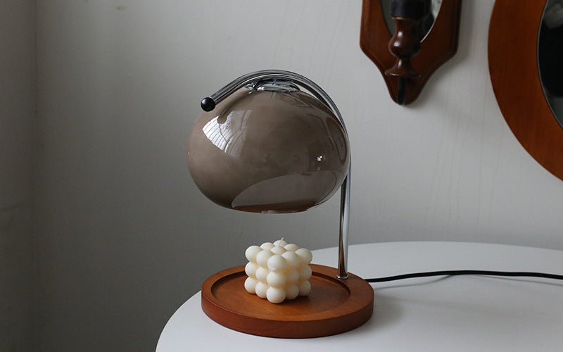 Kompakt bordlampe med aromafunksjon. Elegant glassdesign for en hyggelig atmosfære og dekorasjon.