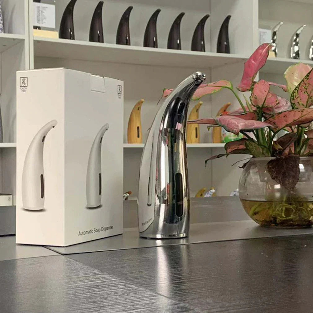 Berøringsfri dispenser for flytende såpe eller lotion. Automatisk funksjon for kjøkken og bad.
