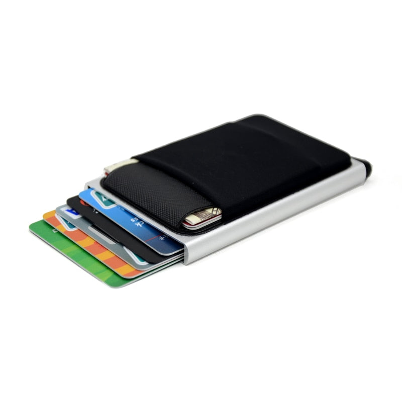 Automatisk pop-up RFID-kortholder i metall for sikker oppbevaring av kort, unisex design.