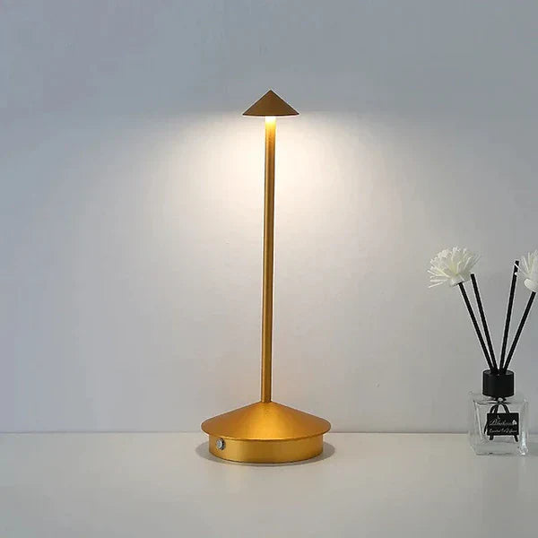Minimalistisk LED-stemningslampe, ideell for moderne interiør. Fleksibel belysning for ethvert rom.