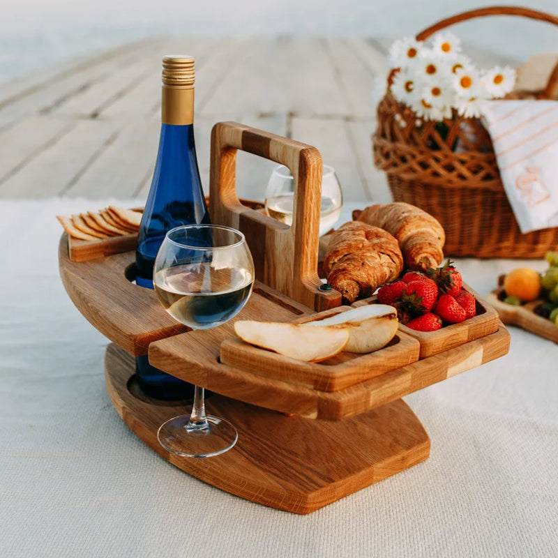 Elegant sammenleggbart trebord, ideelt hagemøbel for utehygge. Bærbart piknikbord for sommerens utendørs servering.