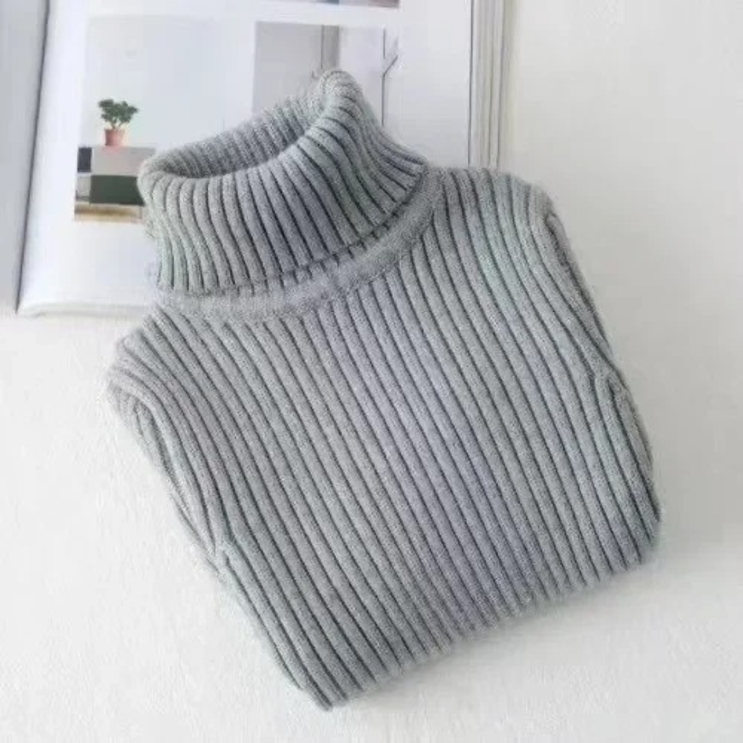 Komfortabel strikket turtleneck genser til barn, perfekt for kaldt vintervær