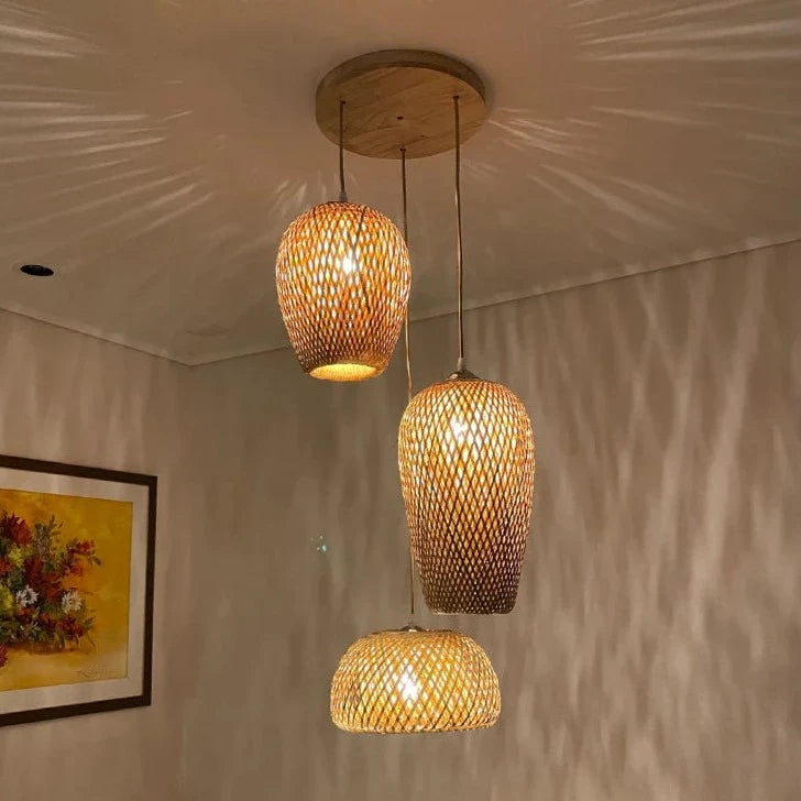 Unik boho designlampe, perfekt taklampe for soverommet, gir mykt og stemningsfullt lys.