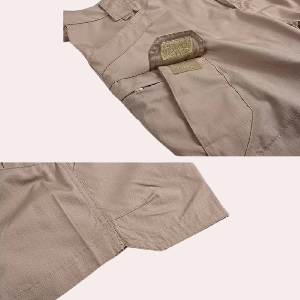 "Cargoshorts for menn i khaki, tidløst design med flere lommer, pustende stoff for komfort."