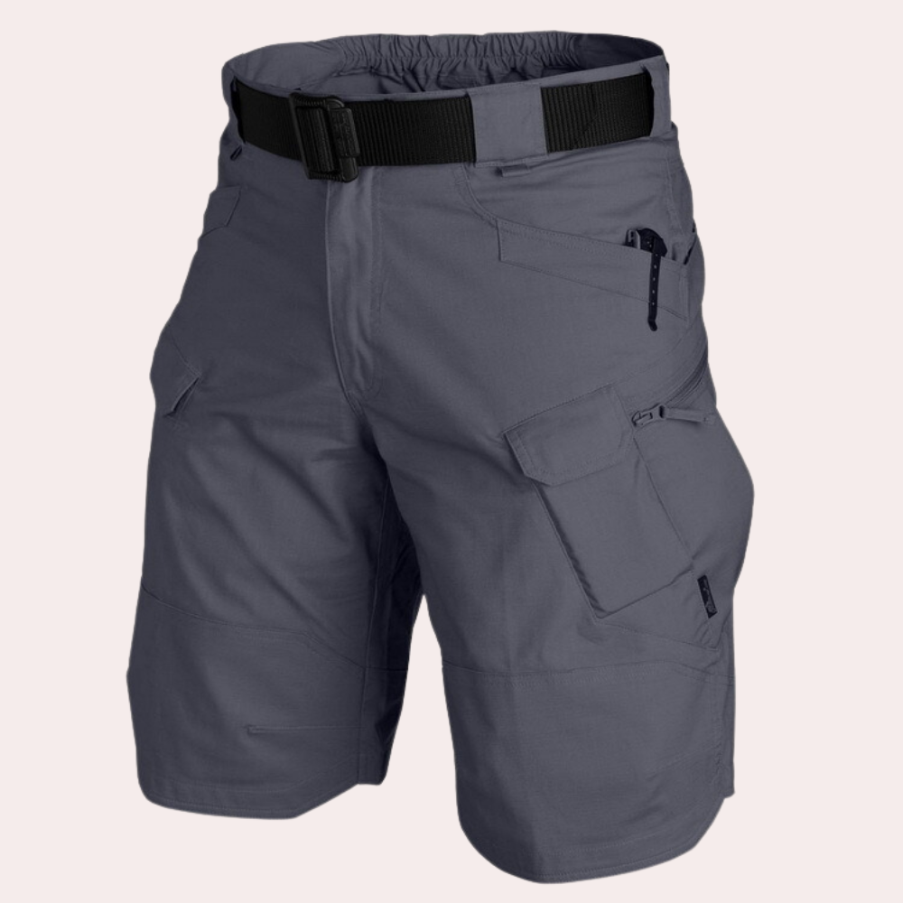 "Cargoshorts for menn i khaki, tidløst design med flere lommer, pustende stoff for komfort."