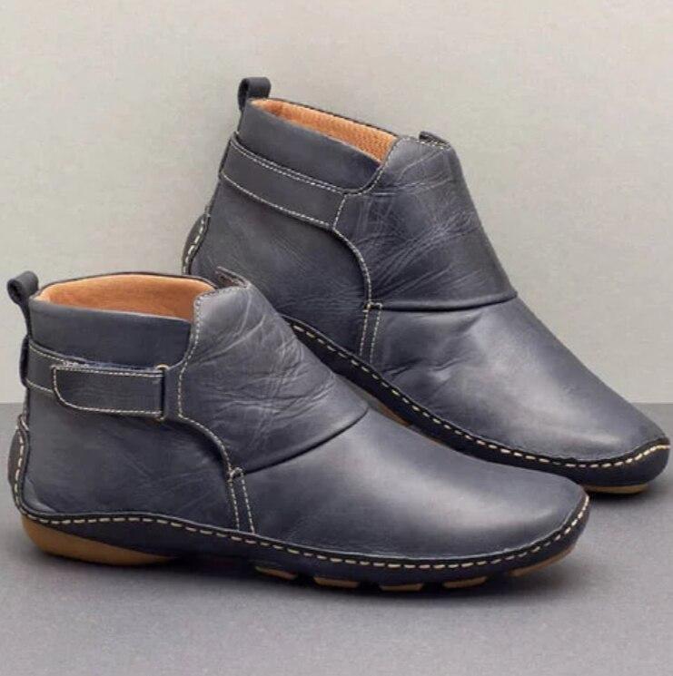 Elegante grønne dame ankelstøvler, trendy mote støvler. Komfortable damemotesko for stil og varme.