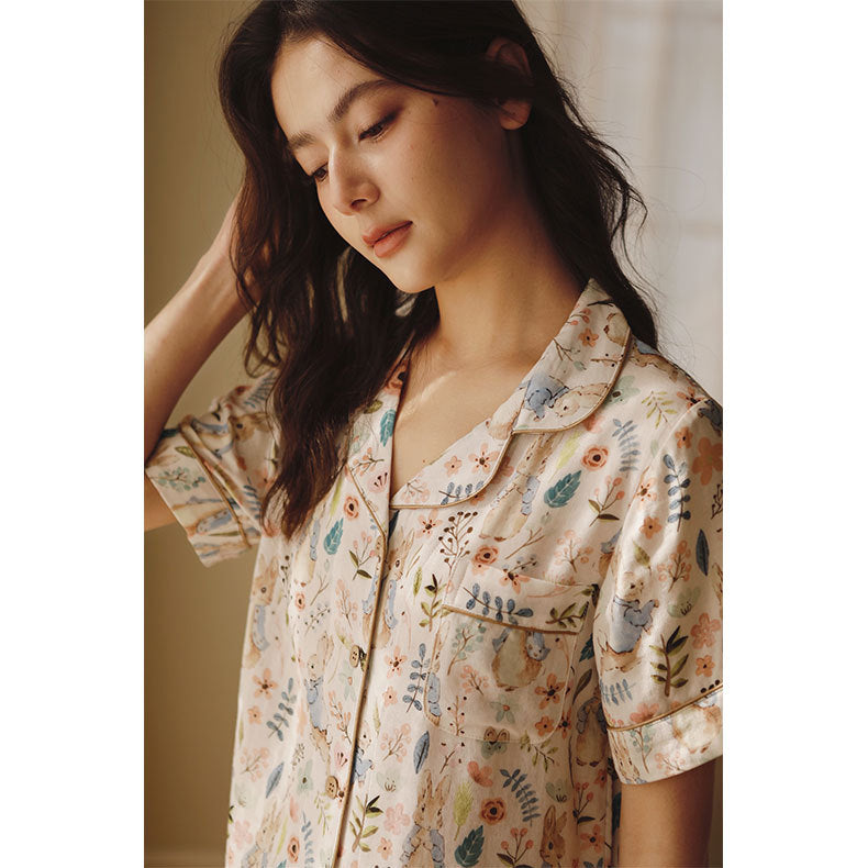 "Dame pyjamas sett med botanisk mønster, pustende stoff og elastisk midje for maksimal komfort og stil."