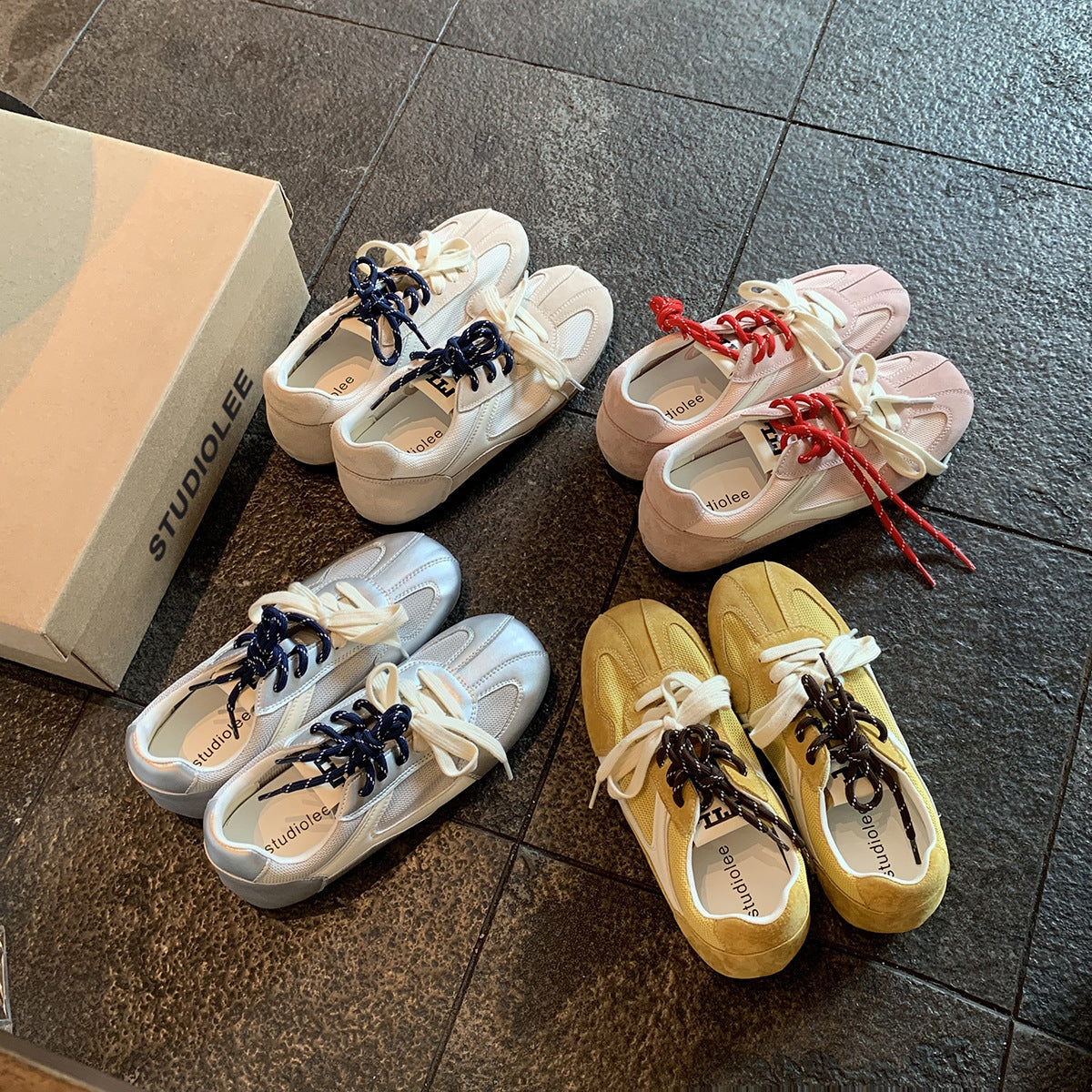 "Dame retro sports sneakers i vintage design med lær og mesh, stilfulle for daglig bruk, komfortabel polstret innersåle."