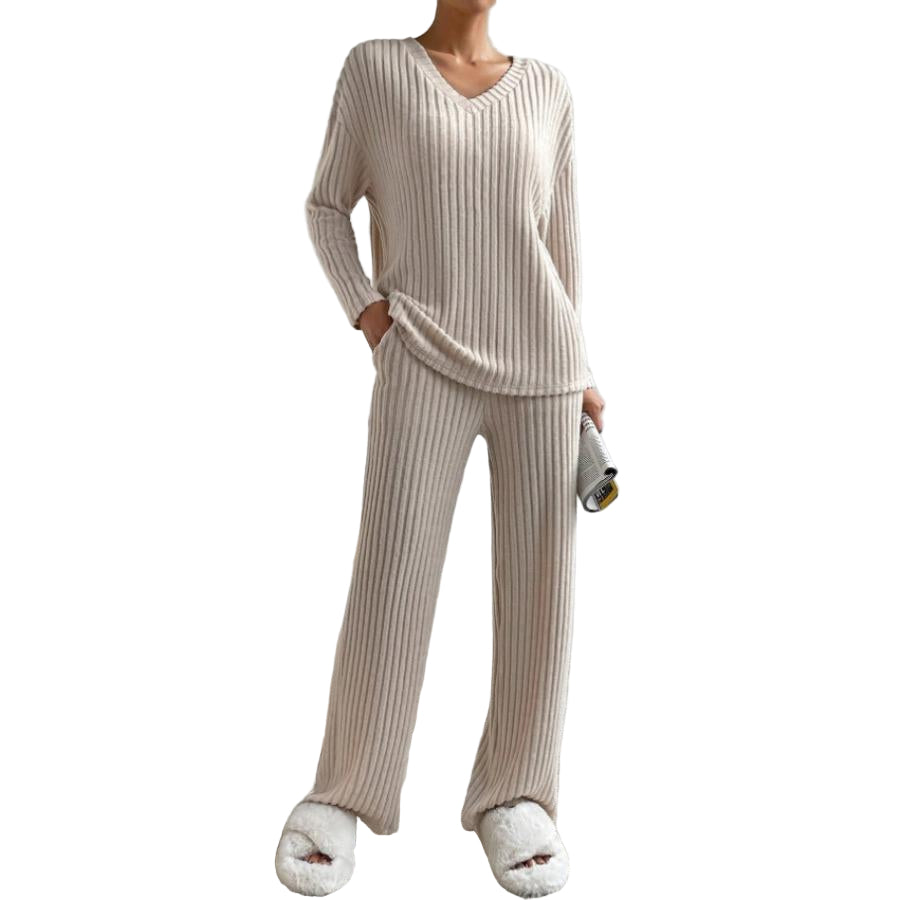 Dame to-delt sett med minimalistisk design, perfekt for en elegant og komfortabel hverdag.