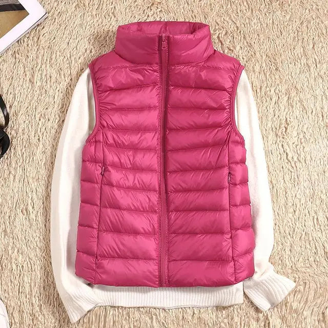 Feminin og elegant dame ultralett vest, ideell som yttertøy for en stilig og komfortabel look.