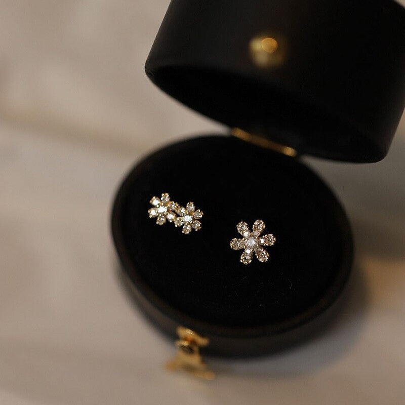 Kvinner elegante blomster øredobber med skinnende zirconia, perfekt hverdags smykke.