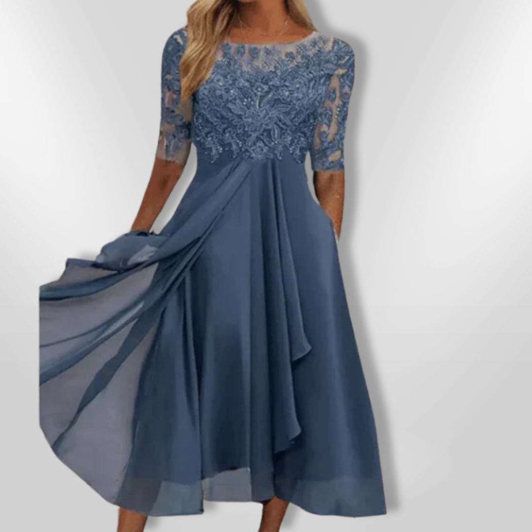 Elegant asymmetrisk blonderkjole for kvinner. Stilren aftenkjole, perfekt formell festkjole.