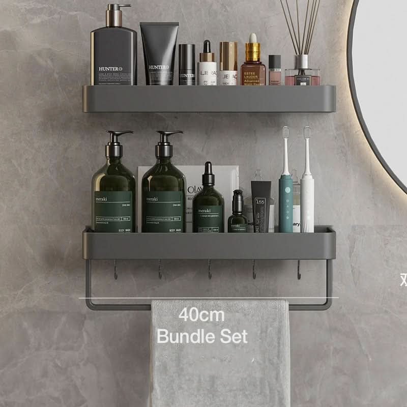 Funksjonell og dekorativ baderomshylle med håndkleholder, perfekt for et ryddig og moderne bad.
