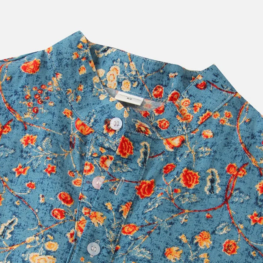 "Elegant blå unisex skjorte med moderne design og tropisk stil, perfekt for alle sesonger og enhver anledning."