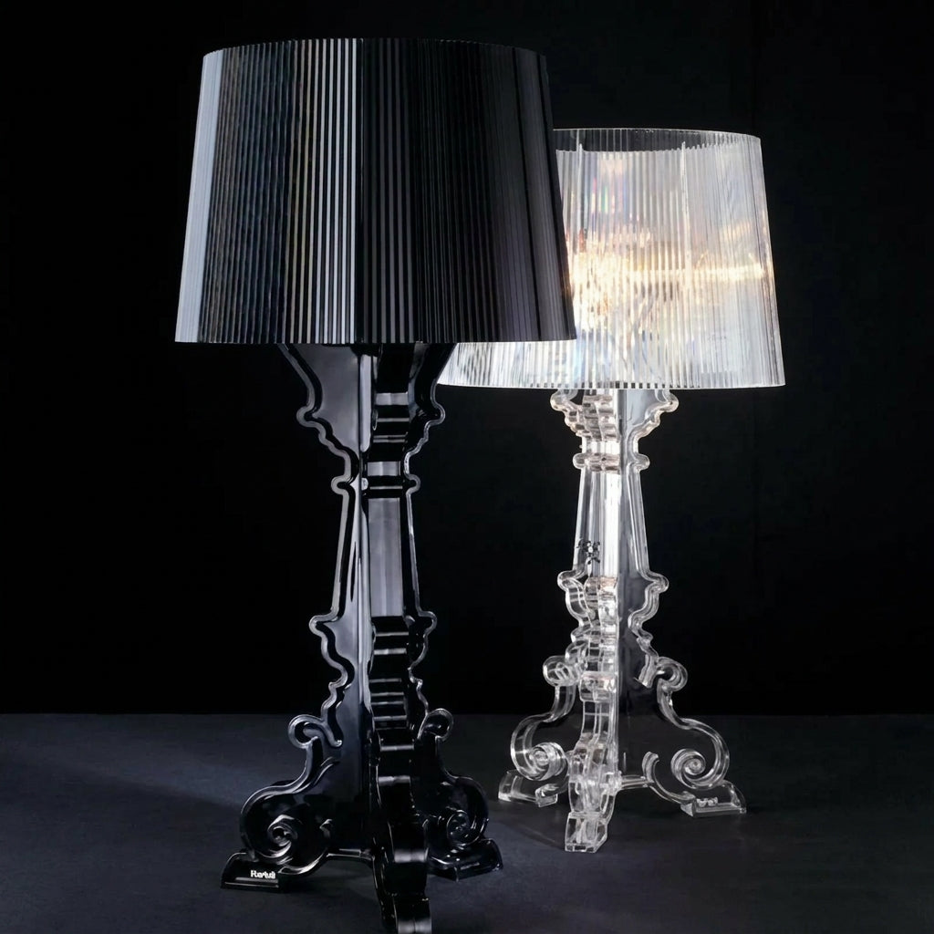 Allsidig bordlampe i barokkstil med justerbar høyde. Ideell for sidebord eller som moderne nattbordslampe.