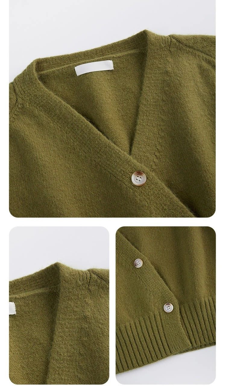 Chic damecardigan med V-hals og asymmetrisk knute. Elegant, komfortabel strikk for kvinner.