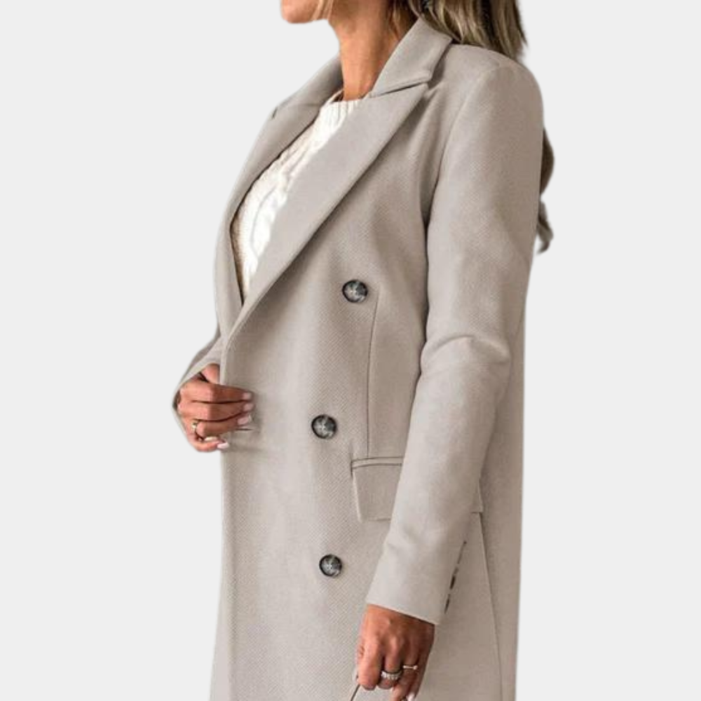 Tidløs, elegant damejakke med knappelukking. Komfortabelt og moderne yttertøy som passer alle anledninger.