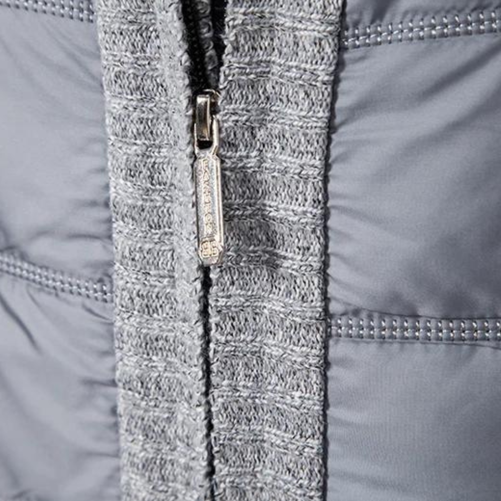 "Elegant formell jakke for menn i lysegrå, regular fit, ideell for både formelle og smart casual anledninger."