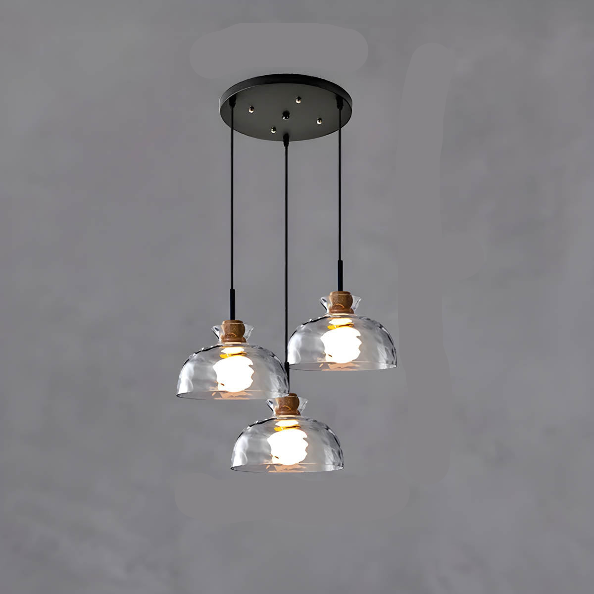 Elegant glass lysekrone med moderne design, minimalistisk stil, justerbar ledning, ideell for moderne interiør.