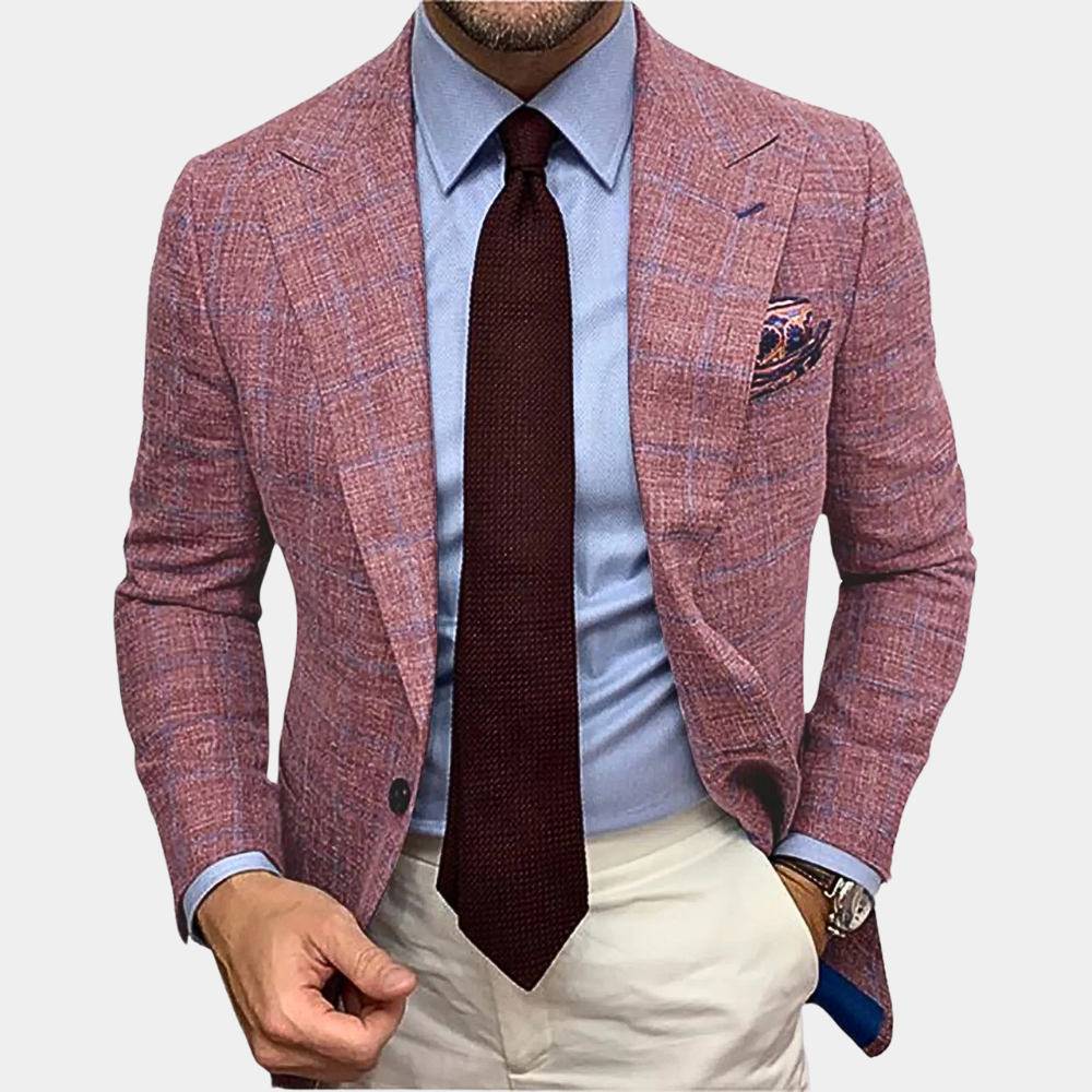 Moteriktig herreblazer med to knapper. Allsidig dressjakke som passer til både formelle og uformelle anledninger.