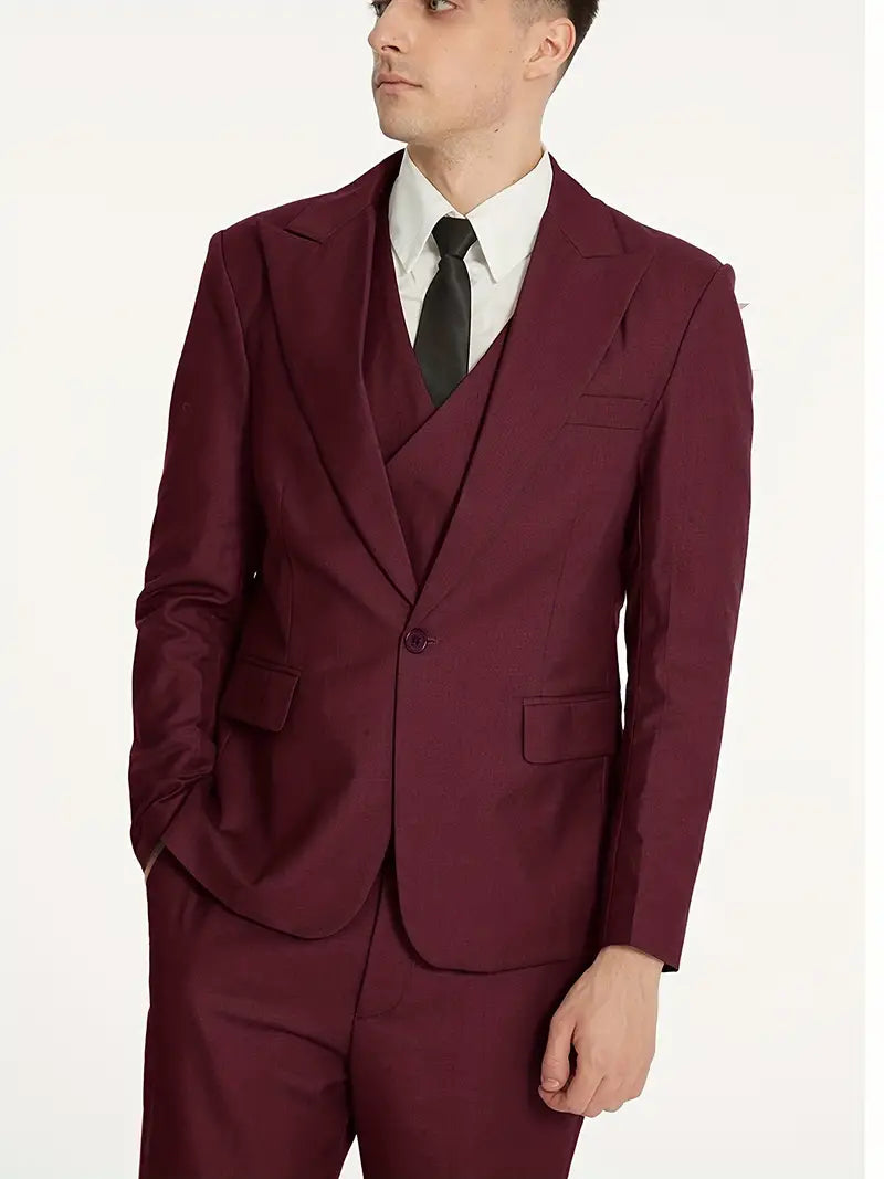 Detaljert bilde av elegant blazerjakke med fine knapper, del av et komplett herredresssett.