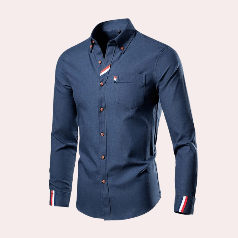 Formell herreskjorte i pustende lin og bomull, med klassisk krage og mansjetter, motebevisst.