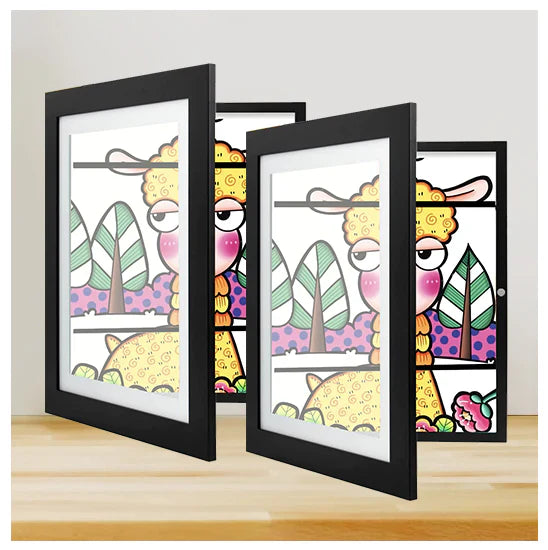 "Elegant, hvit 10x12,5 ramme for barnekunst, med glassfront og magnetlukking, ideell for tegninger og malerier."