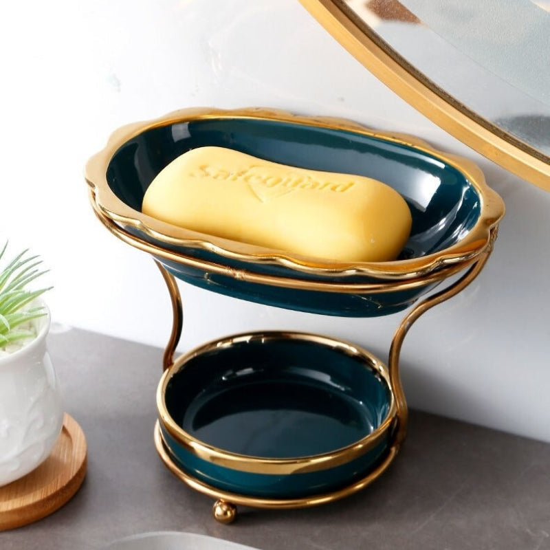 Vintage-inspirert såpeskål i keramikkdesign for baderommet; et elegant baderomstilbehør.