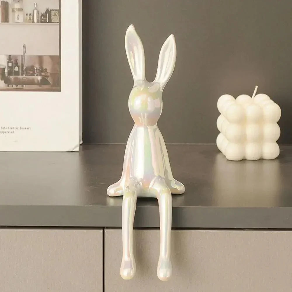 Kanindekorasjon i elegant metall, en moderne skulptur og kunstgjenstand for hjemmet