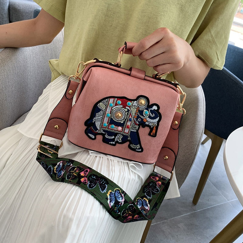 Bohemsk kvinneveske med unikt mandala-broderi, en trendy skulderveske for motebevisste.