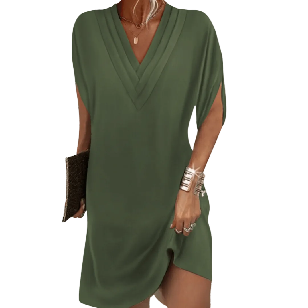 Elegant kvinners maxi kjole med drapert design. Komfortabel lang kjole, perfekt for fest eller sommer.