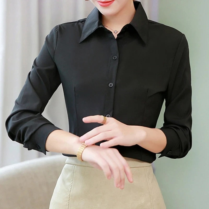 Klassisk langermet bluse for kvinner. Elegant kontorskjorte for business og formelle anledninger.