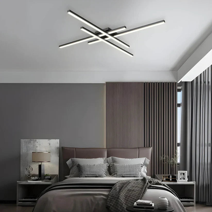 "Elegant LED-taklampe med slanke linjer, dimbar belysning, tilgjengelig i hvit og svart, gir et moderne utseende."