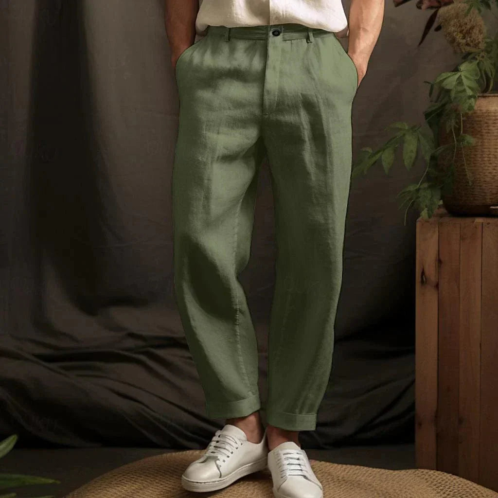 "Elegant linbukse for menn i beige med lett og luftig stoff, perfekt for sommerkomfort og stil."
