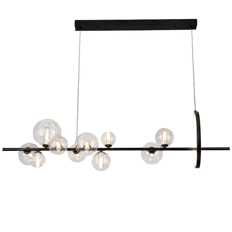 "Elegant lysekrone i blåst glass med unikt bobledesign, gjennomsiktig overflate og justerbar høyde for ethvert interiør."