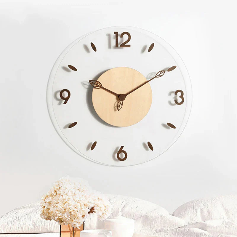 Rund, elegant beige veggklokke (30 cm) med moderne, minimalistisk design for stue eller kjøkken.
